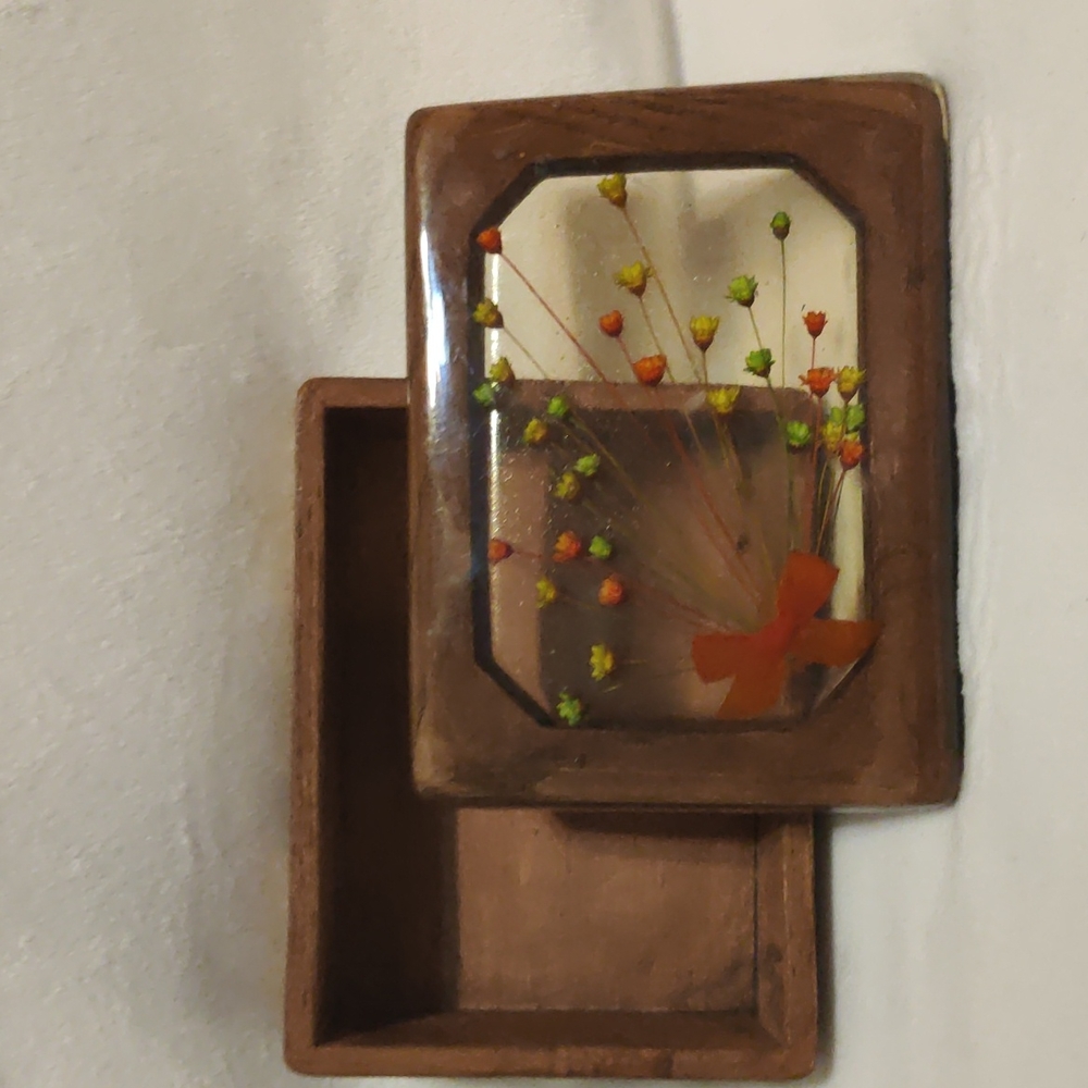 Vintage Lucite Acrylic Trinket Wooden Box With Colored Baby Breath Flowers